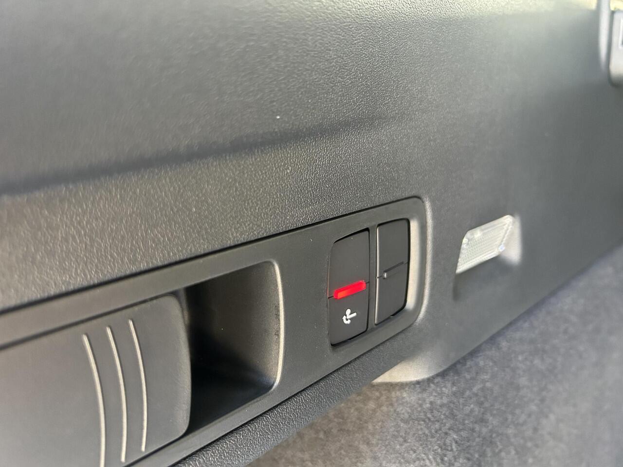 Audi Q6 e-tron Advanced edition (B1) e-tron 83Kwh 185 kW / 252 P | Head-Up Display | Trekhaak | B&O | Stuurwielverwarming | Adaptieve Cruise Control | Memory Seats |