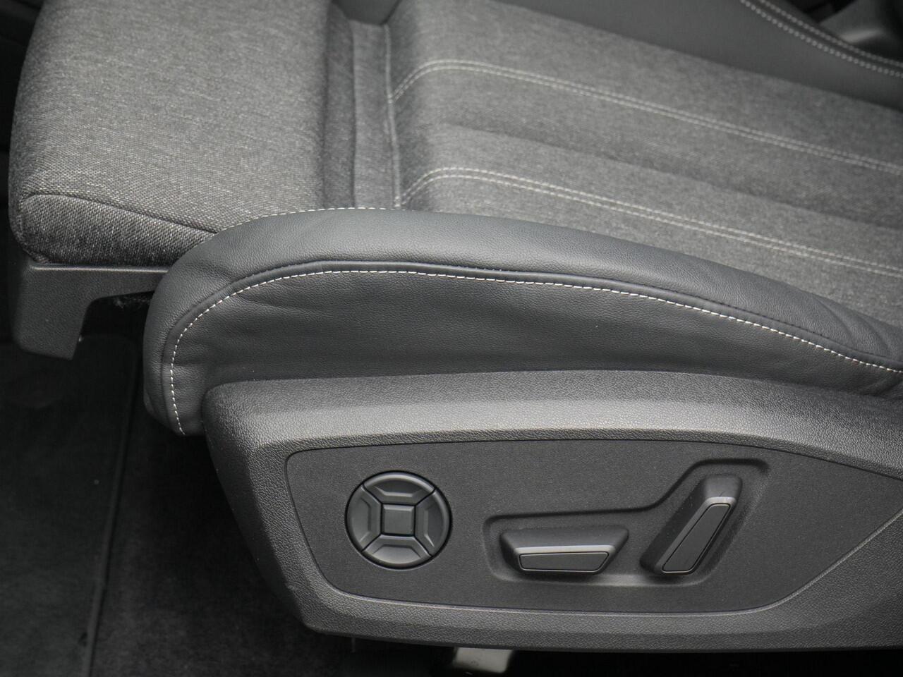 Audi Q6 e-tron 388 pk S-tronic quattro S edition 100 kWh / S-Line | Rondomzicht camera | Standkachel | Matrix LED | Park Assist | S-sportonderstel | 20 inch