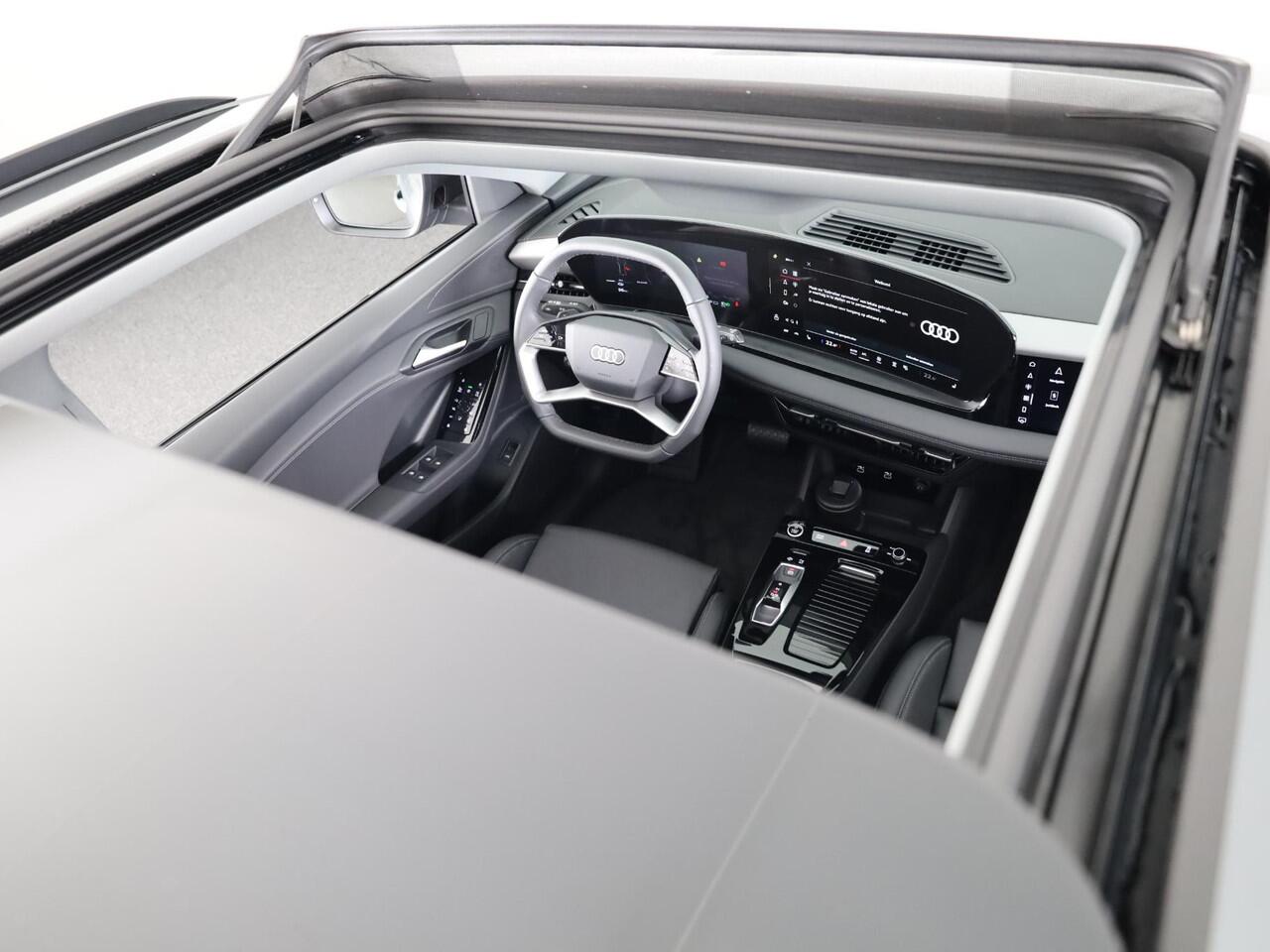 Audi Q6 e-tron Advanced edition 83Kwh 252 pk SUV | Tech pakket plus | Glazen panoramadak | Sportstoelen | Frunk |