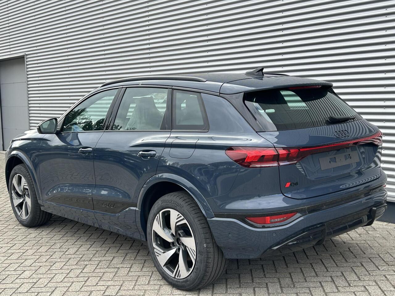 Audi Q6 e-tron S edition (B1) e-tron perf 100Kwh 225 kW / 306 PK | Luchtvering | Stuurwielverwarming | Matrix | Keyless Entry | Elektrische Stoel | Stoelverwarming voor-achter |