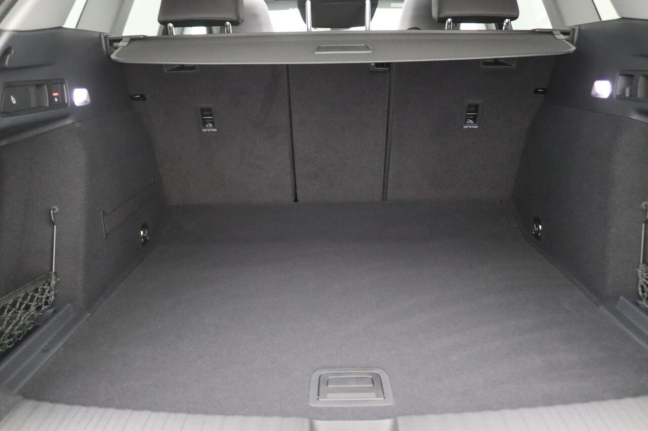 Audi Q6 e-tron Launch edition 83 kWh 252PK Panoramadak, Trekhaak, Keyless, Warmtepomp, 360gr. Camera, Stoelverwarming, LED Plus, Elektr. Achterklep, 20" LM Velgen