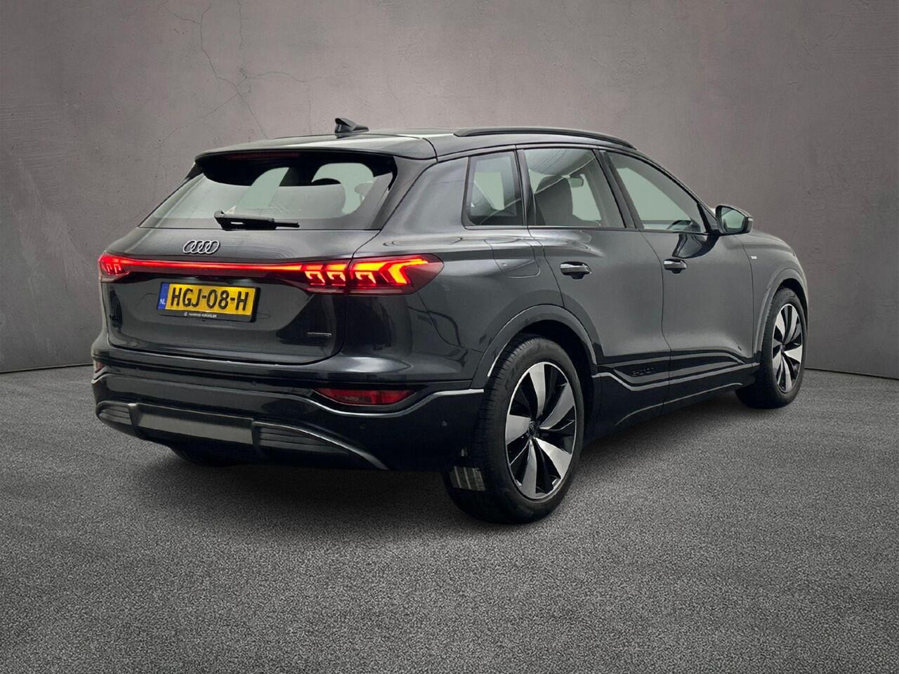 Audi Q6 e-tron 100 kWh quattro 388PK | Pano | Trekhaak | Luchtvering| Memory | Oled | Matrix | Tech pro | MMI-bijrijdersscherm | 360 Camera |