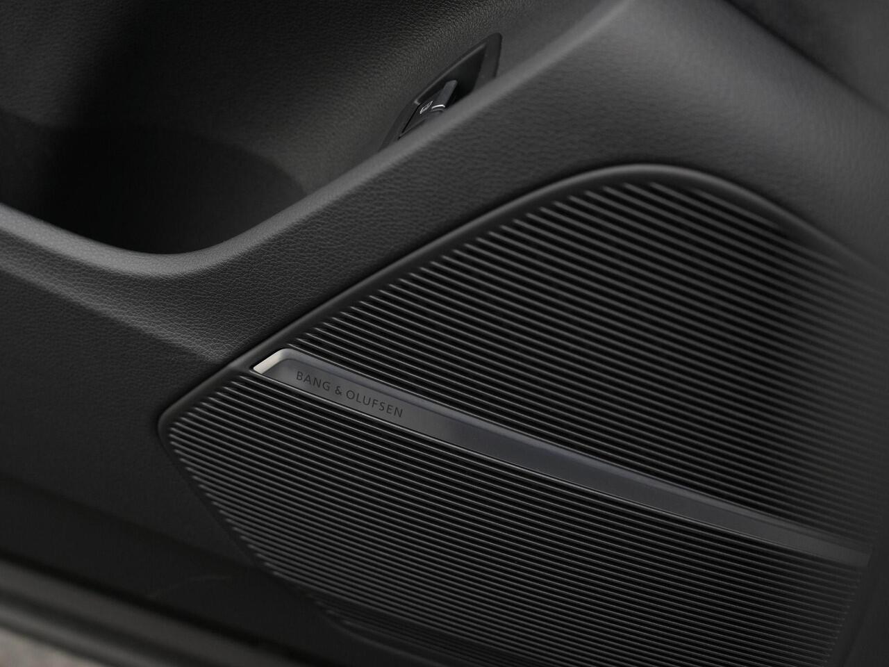 Audi Q7 60 TFSI e 490 pk quattro Pro Line S Competition / S-Line | Panoramadak | Sportstoelen plus | Laser LED | Geheugenstoelen | Head-up display | Bang & Olufsen