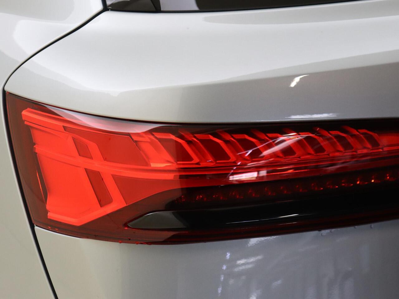 Audi Q7 55 TFSI e quattro Pro Line S | Panoramadak | B&O 3D sound | Supersport stoelen | Tour | 360 graden camera | Sfeerverlichting |