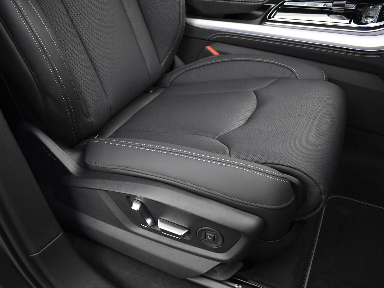 Audi Q7 Pro Line Advanced 55 TFSI e 394 PK · Assist. pakket parking plus + tour + city · Comfortsleutel · Trekhaak · Stoelverwarming voor + achter · Stoelmassage + ventilatie