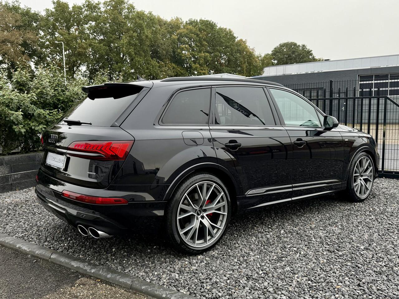 Audi Q7 55 TFSIe S-Line 2021 Luchtvering|Camera|Trekhaak|SQ7 Zwart