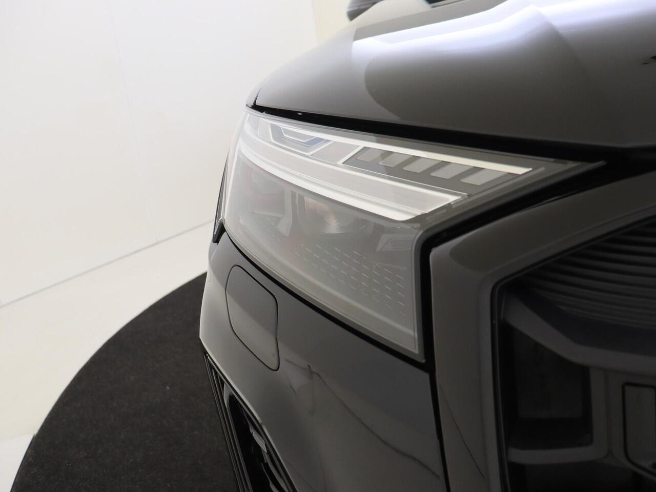 Audi Q7 60 TFSI e quattro Pro Line S Competition | Panoramadak | Vierwielbesturing | Trekhaak | Parkeerassistent | Luchtvering | Bang & Olufsen | Head-up display | 3-zone airco |