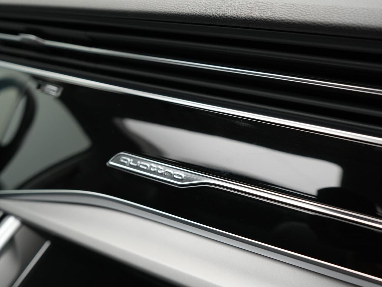 Audi Q7 55 TFSI e Quattro Pro Line Plug In Hybrid 381pk Dealer O.H PHEV | Luchtvering | Trekhaak Af Fabriek | Panodak | Adaptive Cruise | 21 "L.M Matrix LED | Camera | Lederen Sportstoelen Memory & Ventilatie | Navigatie | Keyless | Virtual | DAB | Softclos