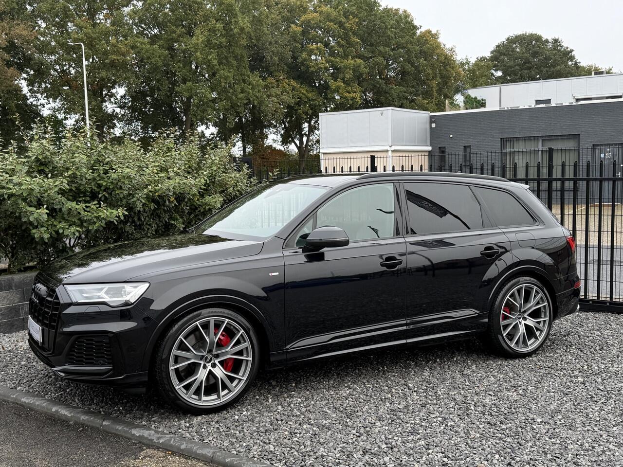 Audi Q7 55 TFSIe S-Line 2021 Luchtvering|Camera|Trekhaak|SQ7 Zwart