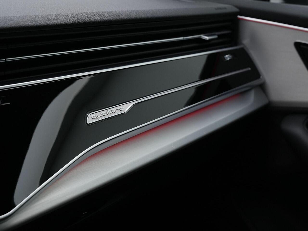 Audi Q7 55 TFSI e 381 pk quattro S-Line | Panoramadak | 360 Camera | Geheugenstoel | Leder/alcantara