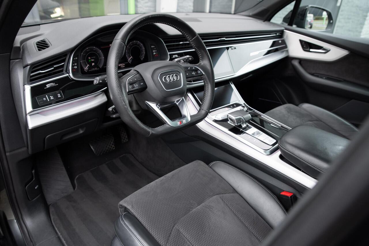 Audi Q7 60 TFSI e quattro Competition / S-LINE / PANODAK / 22 INCH / BTW