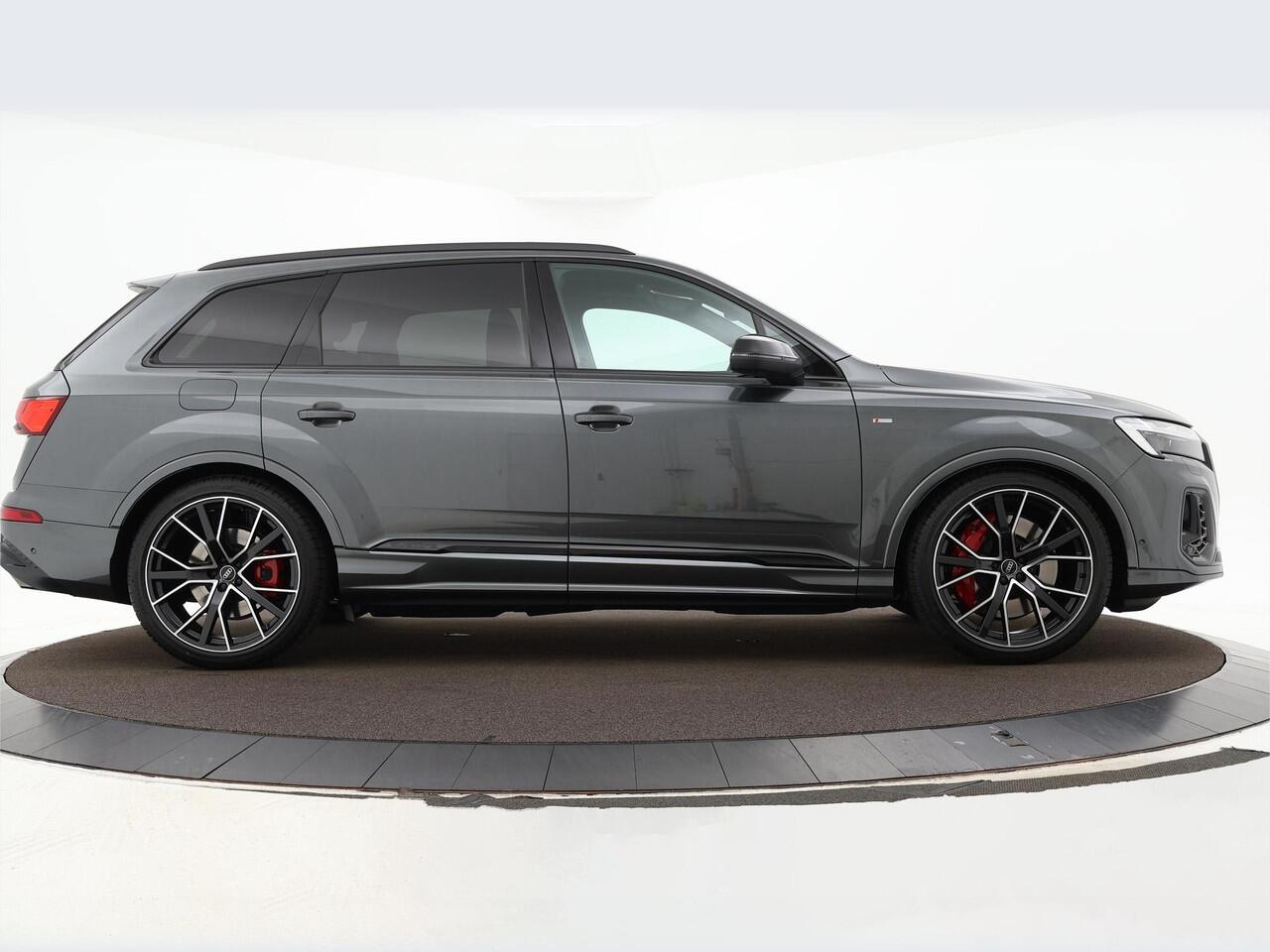 Audi Q7 60 TFSIe 490pk Quattro Pro Line S Competition · Luchtvering · Massage · Panorama dak · Elek. Voorstoelen · B&O Audio · Elek. Trekhaak · 22'' Inch · Garantie t/m 12-05-2028 of 90.000km