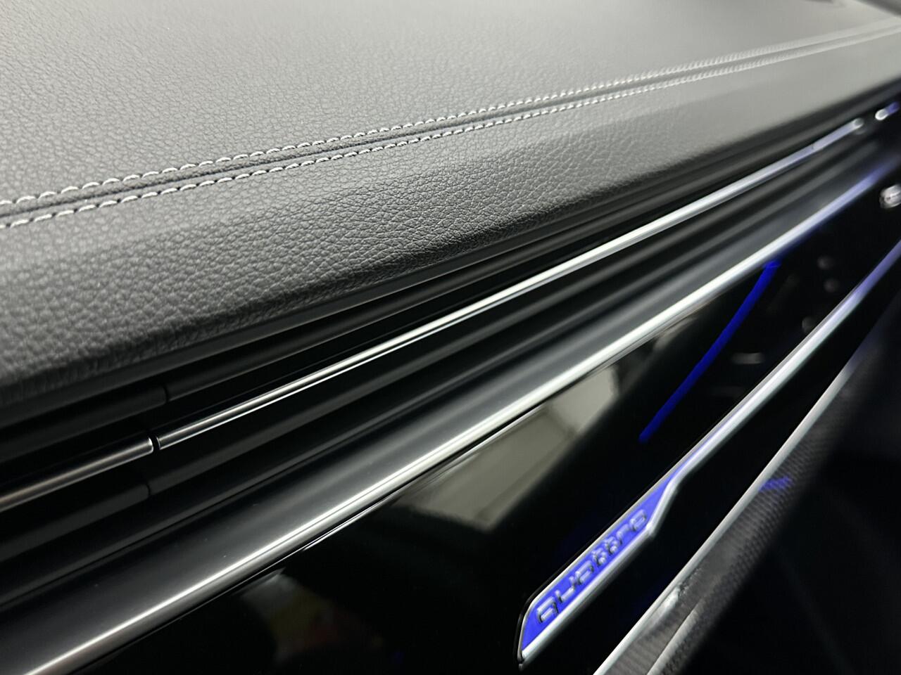 Audi Q7 60 462pk S Competition | Carbon Pack | 360 Camera | RS-Leder | ACC | Panorama | Laser-LED | Trekhaak | B&O Sound | 10-2023 | Nw.Pr; 133000,= | Keyless-Entry | Luchtvering | 22'' | Memory | Stoelverwarming V+A | Stuurverwarming | Stand Kachel | Zonwering |