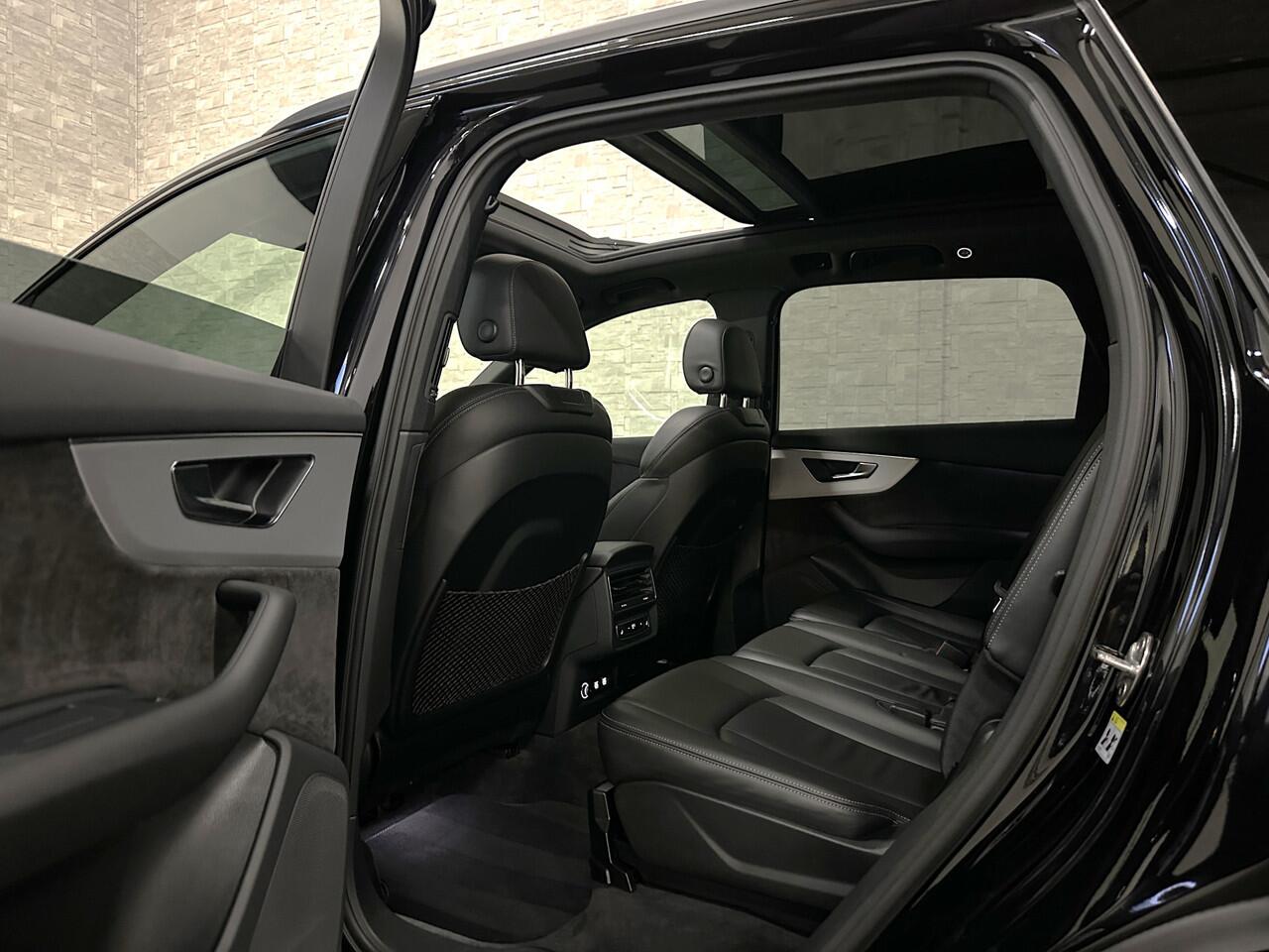 Audi Q7 55 TFSI e S-Line | Panorama | Leder | Luchtvering | LED-Matrix | Keyless-Go | Memory | Stoelverwarming V+A | Camera | Virtual-Cockpit | 3-Zone Clima | Draadloos Laden | Standkachel | Getint Glas |