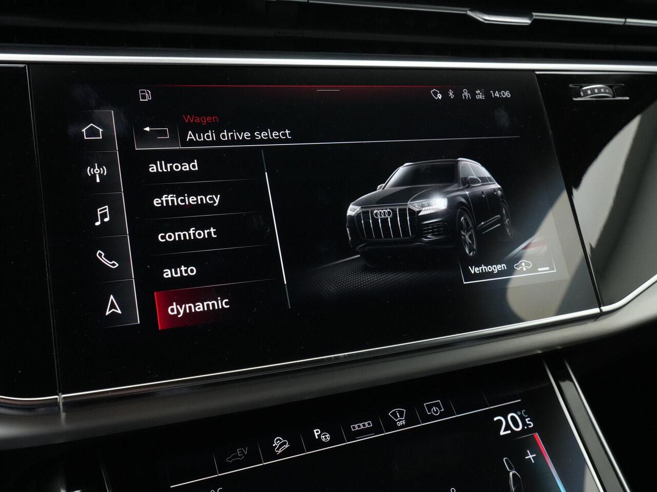 Audi Q7 55 TFSI e 381 pk Tiptronic quattro Pro Line S / S-Line | Panoramadak | Trekhaak | Head-Up Display | Rondomzicht camera | Carbon spiegelkappen | Zwart optiekpakket plus | 21 inch