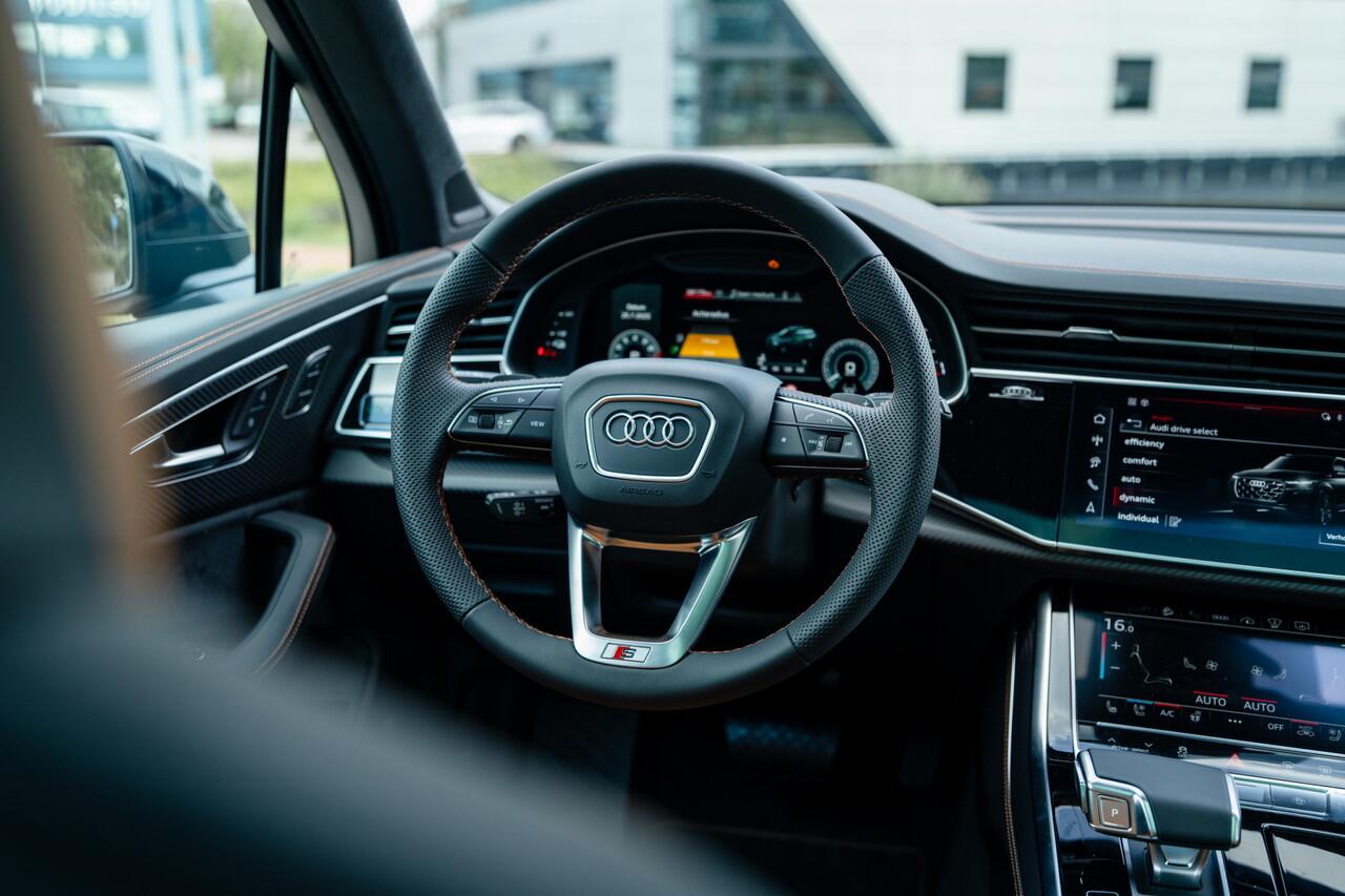 Audi Q7 60 TFSIe Competition | Audi exclusive interieur | B&O Advanced 3D | Panoramadak | Assistentiepakket Plus | Carbon spiegels | Vierwielsturing | Matrix Laser LED | Akoestisch glas | Uitgebreid leder pakket | Alcantara hemel