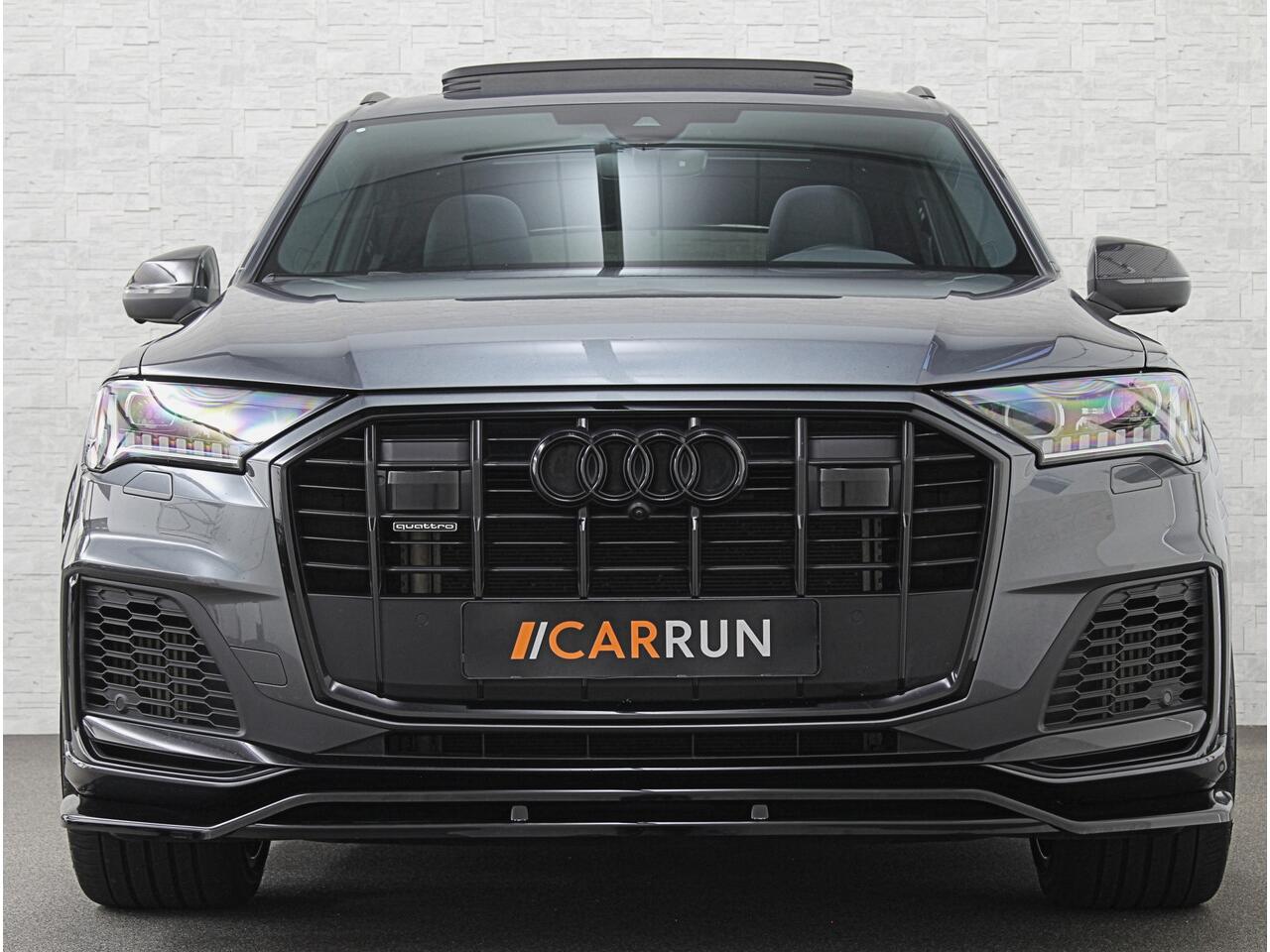Audi Q7 60 462pk S Competition | Carbon Pack | 360 Camera | RS-Leder | ACC | Panorama | Laser-LED | Trekhaak | B&O Sound | 10-2023 | Nw.Pr; 133000,= | Keyless-Entry | Luchtvering | 22'' | Memory | Stoelverwarming V+A | Stuurverwarming | Stand Kachel | Zonwering |