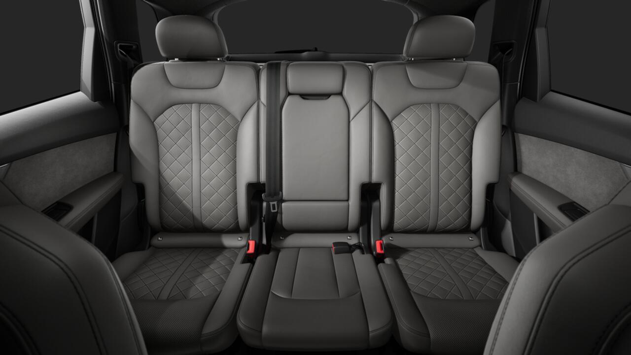 Audi Q7 55 TFSI e quattro 394 Tiptronic Pro Line S Automaat | Vierwielbesturing | Sportstoelen plus voorin | Optiekpakket zwart plus | Achterbank plus | Privacy glas (donker getint)