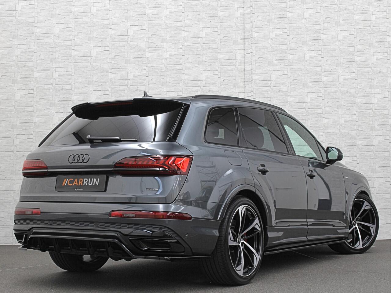 Audi Q7 60 462pk S Competition | Carbon Pack | 360 Camera | RS-Leder | ACC | Panorama | Laser-LED | Trekhaak | B&O Sound | 10-2023 | Nw.Pr; 133000,= | Keyless-Entry | Luchtvering | 22'' | Memory | Stoelverwarming V+A | Stuurverwarming | Stand Kachel | Zonwering |