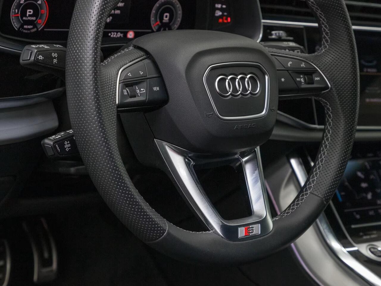 Audi Q7 50 TDI quattro S Line 286 PK Grijs Kenteken ACC Trekhaak Luchtvering Memory LED 20 Inch Black Pack