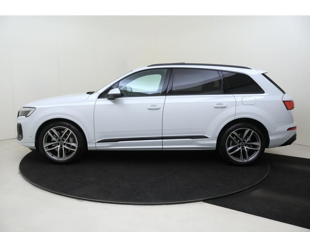 Audi Q7 55 TFSI e quattro Pro Line S | Panoramadak | Luchtvering | Bang & Olufsen | Trekhaak | 360 camera | Vierwielbesturing | Parkeerassistent | Head-up display | Dodehoek detectie |