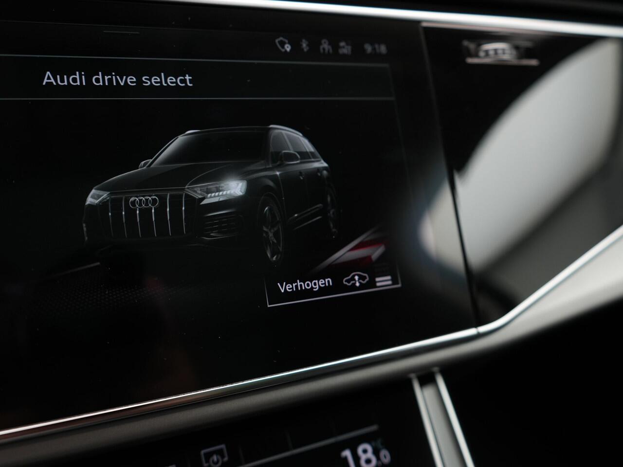 Audi Q7 55 TFSI e Quattro Pro Line Plug In Hybrid 381pk Dealer O.H PHEV | Luchtvering | Trekhaak Af Fabriek | Panodak | Adaptive Cruise | 21 "L.M Matrix LED | Camera | Lederen Sportstoelen Memory & Ventilatie | Navigatie | Keyless | Virtual | DAB | Softclos