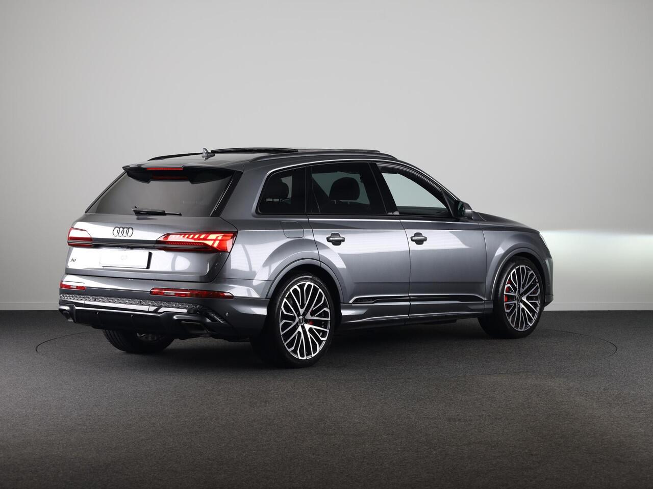 Audi Q7 55 TFSI e quattro Pro Line S 394pk Panoramadak, adaptive cruisecontrol, B&O soundsysteem, optiekpakket zwart Plus, Privacy Glass, Trekhaak