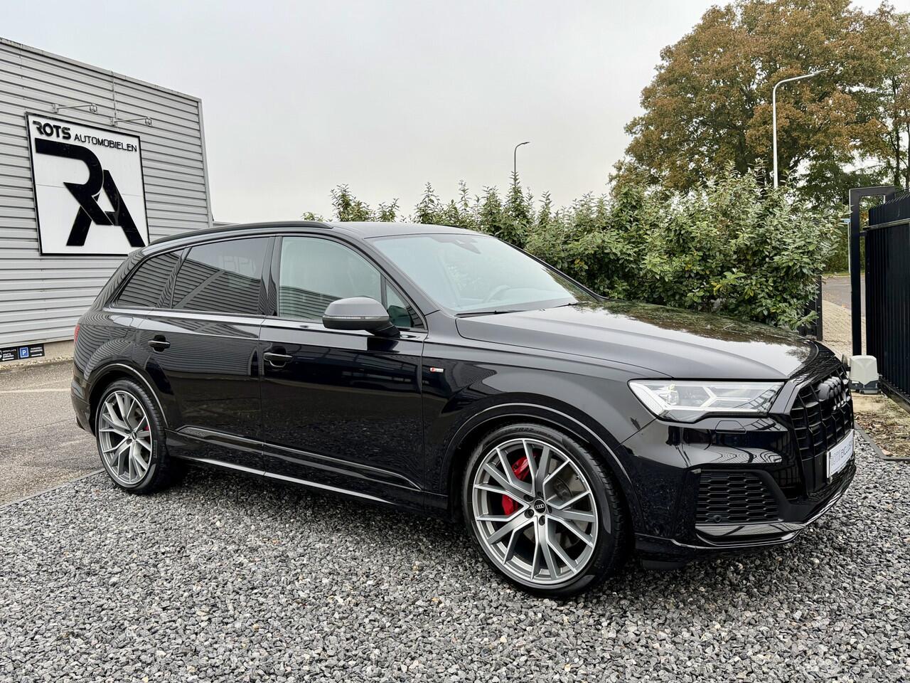 Audi Q7 55 TFSIe S-Line 2021 Luchtvering|Camera|Trekhaak|SQ7 Zwart