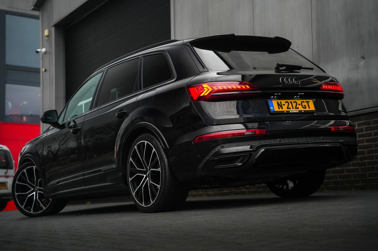 Audi Q7 60 TFSI e 463 pk V6 Quattro Competition S-Line Laser-Light/ RS-Stoelen/ Keyless/ Head-Up/ B&O/ Adap.Cruise/ Pano-Dak/ Lucht-Vering/ 360-Camera/ Carbon/ Trekhaak/ 22'' LMV