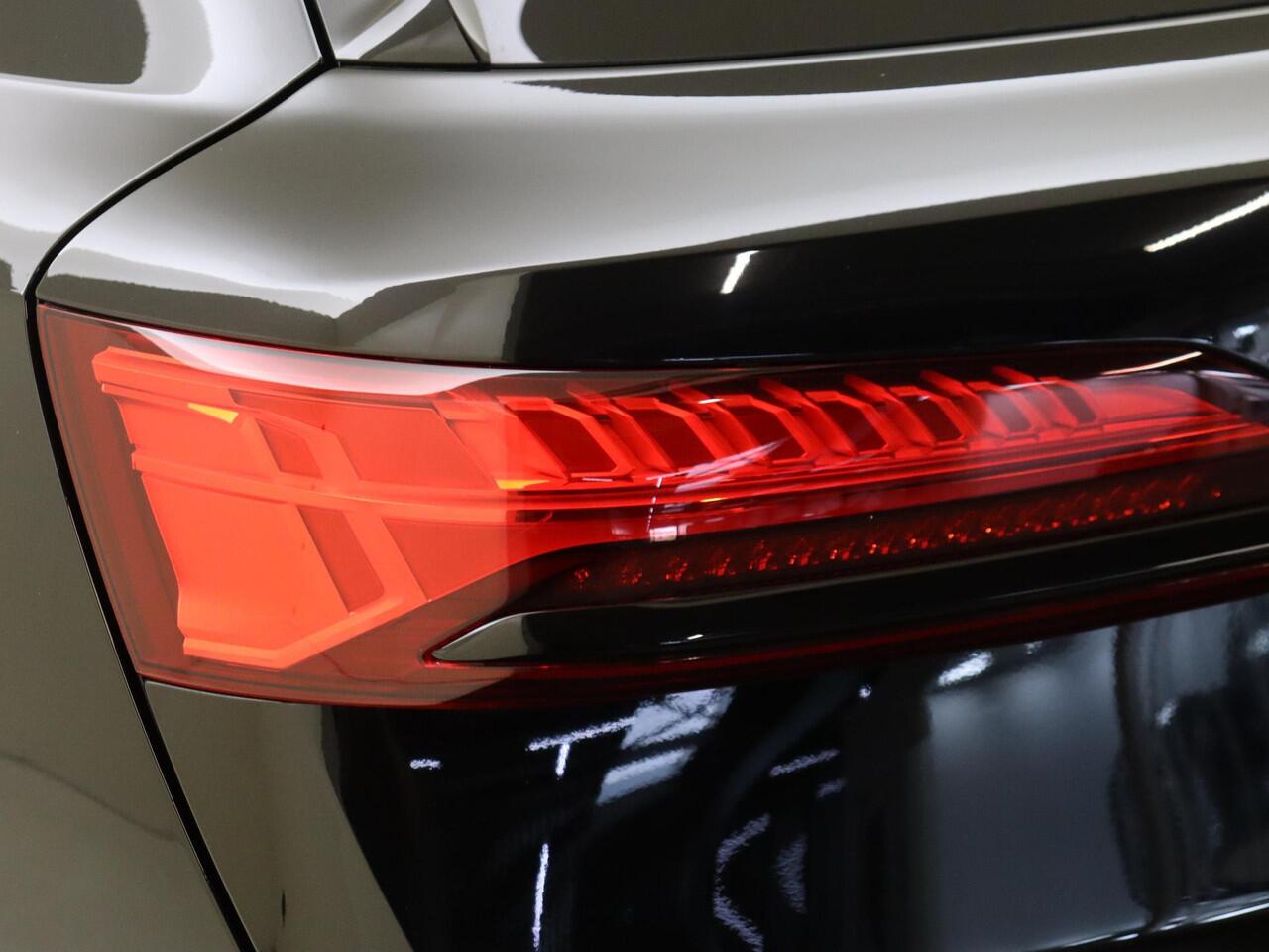 Audi Q7 55 TFSI e quattro Pro Line S | Panoramadak | Vierwielbesturing | Trekhaak | Bang & Olufsen | Luchtvering | 3-zone airco | Head-up display | 360 camera |