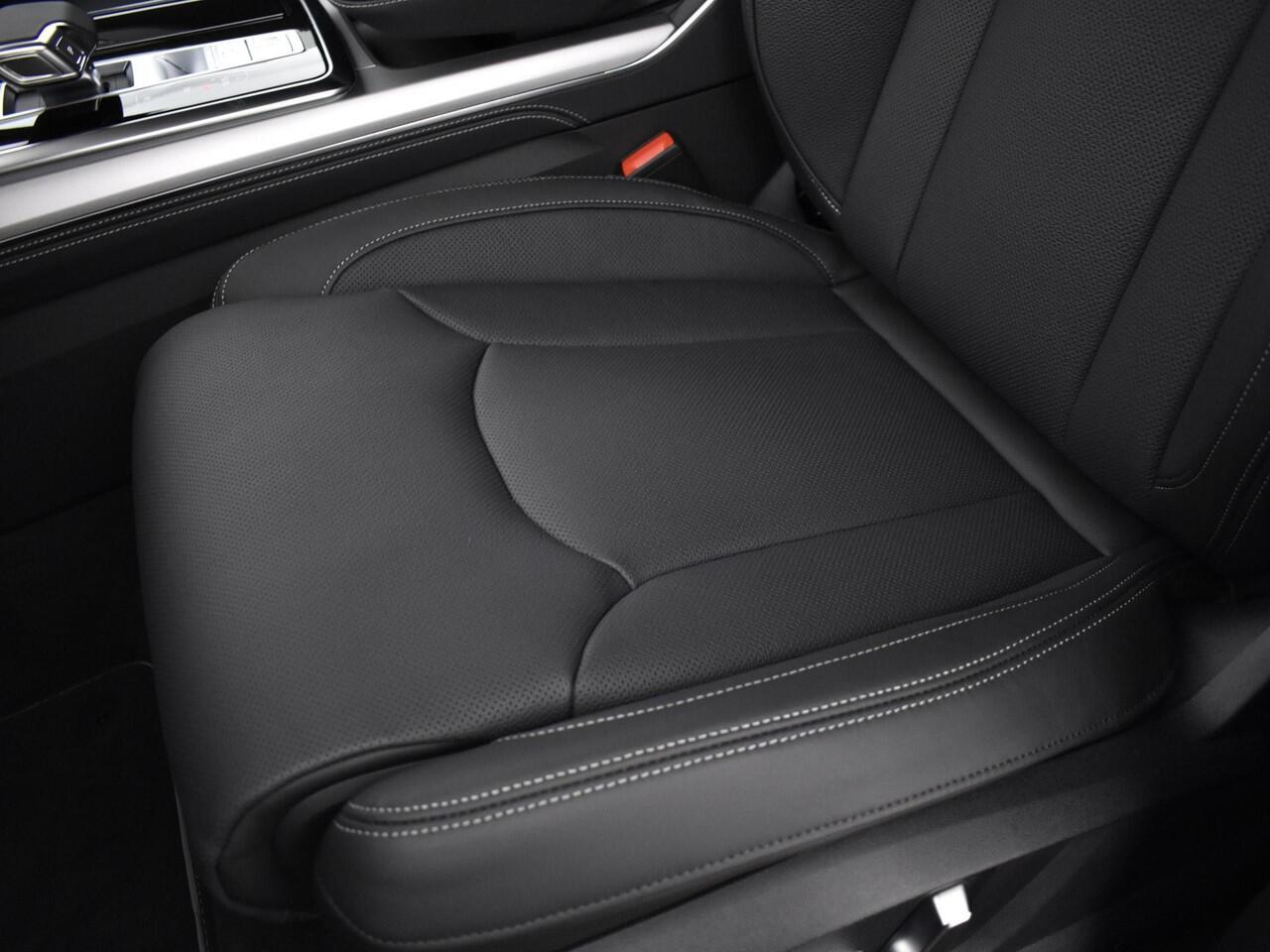 Audi Q7 Pro Line Advanced 55 TFSI e 394 PK · Assist. pakket parking plus + tour + city · Comfortsleutel · Trekhaak · Stoelverwarming voor + achter · Stoelmassage + ventilatie