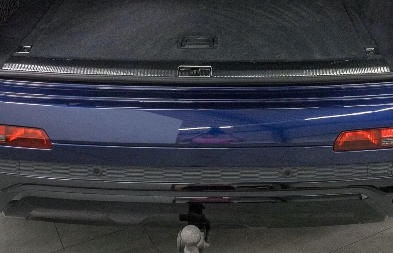 Audi Q7 50 TDI quattro S Line 286 PK Grijs Kenteken ACC Trekhaak Luchtvering Memory LED 20 Inch Black Pack