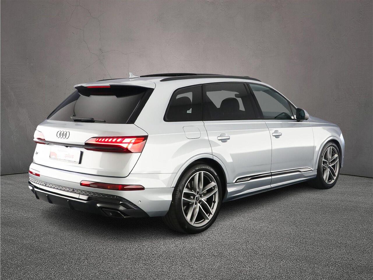 Audi Q7 55 TFSI e 394PK quattro Pro Line S | Pano | B&O | Head Up | 4-wielbest.| Trekhaak | S-Line | Adapt. Cruise | Dodehoeksensoren |