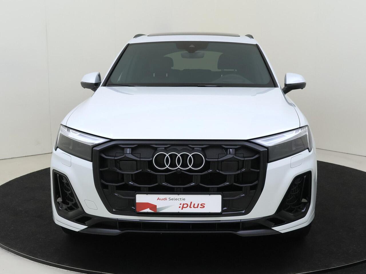 Audi Q7 55 TFSI e quattro Pro Line S | Panoramadak | Luchtvering | Bang & Olufsen | Trekhaak | 360 camera | Vierwielbesturing | Parkeerassistent | Head-up display | Dodehoek detectie |