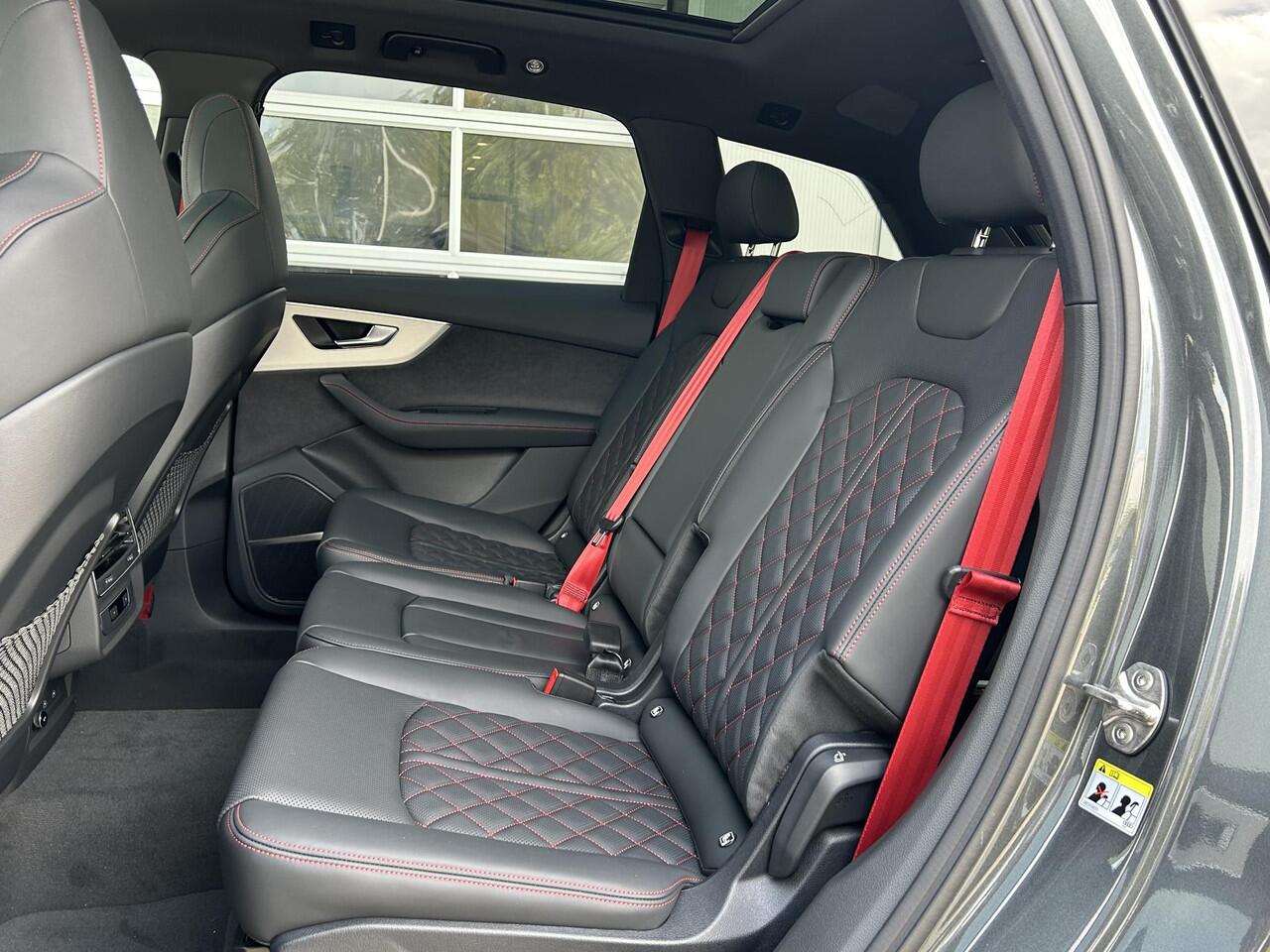 Audi Q7 Pro Line S (C2 PI2) 55 TFSI e 290 kW / 394 PK SUV | Trekhaak | Stoel-verkoeling | Stuurwiel verwarming | Panoramadak | Memory Seats | Sfeerverlichting |