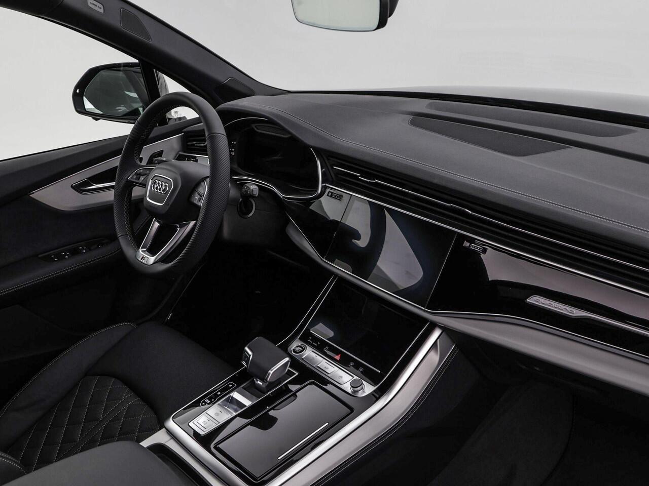 Audi Q7 55 TFSI e quattro Pro Line S 394 PK · Assistentie pakket plus, remote park · Glazen panoramadak · Vierwielbesturing · B&O Premium 3D