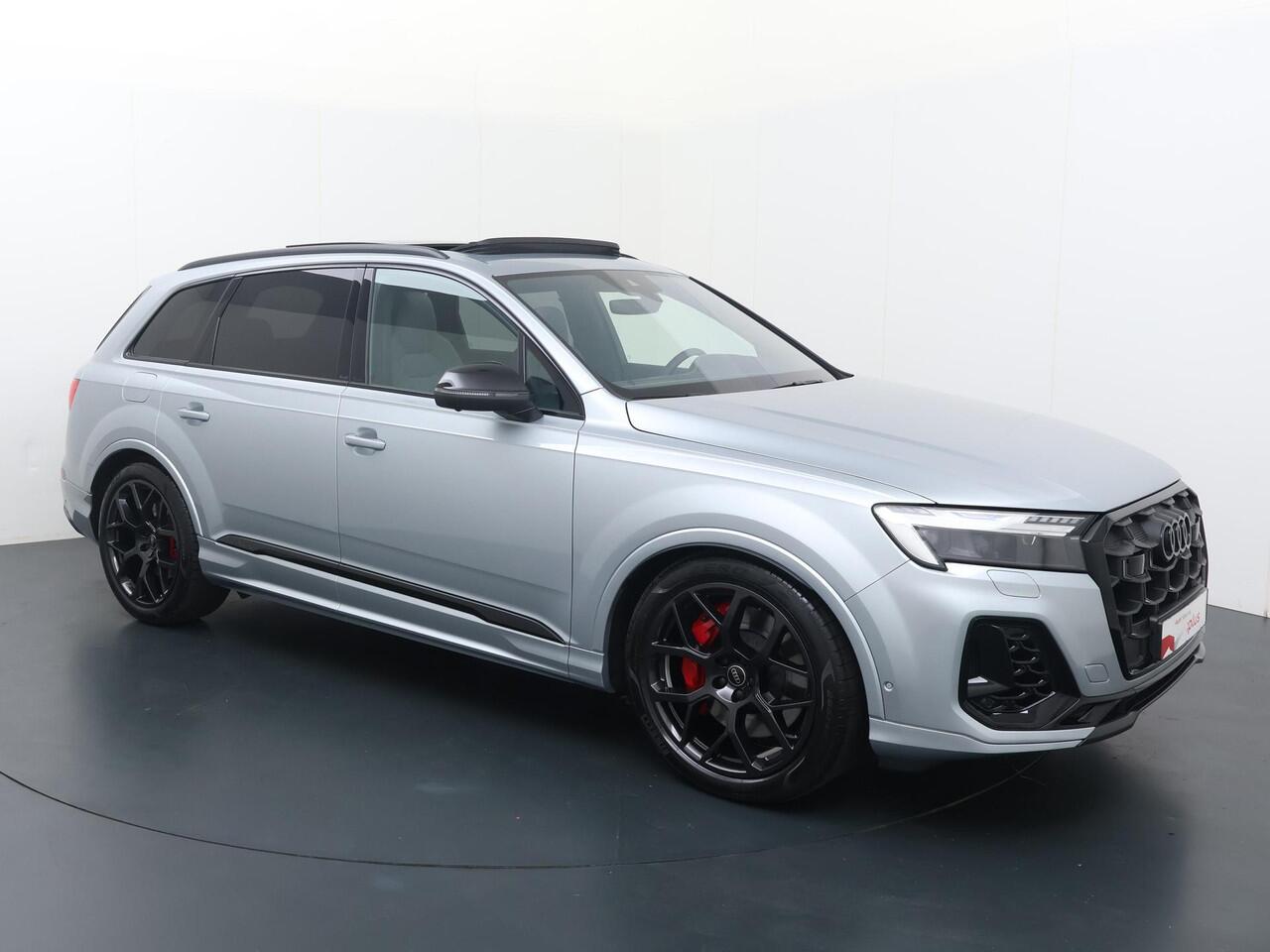 Audi Q7 60 TFSI e quattro Pro Line S Competition | 490 PK | SoH 97% | Panoramadak | Trekhaak | Nachtzicht-assistent | Vierwielbesturing | Matrix LED-koplampen | Head-up display |