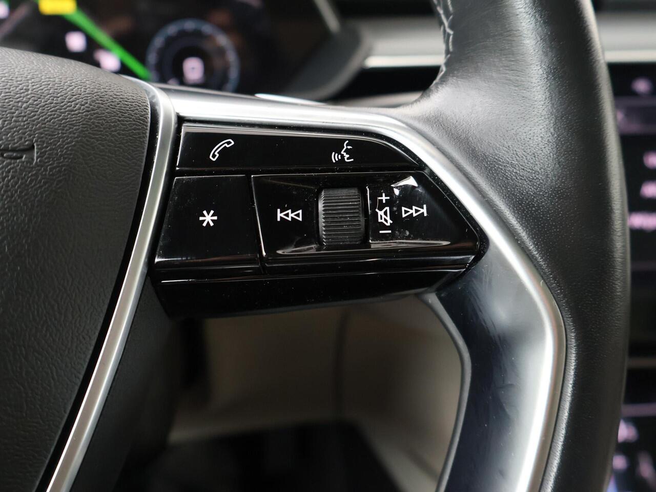 Audi Q8 Sportback e-tron 55 quattro Advanced Edition 115 kWh | 300 PK | Gratis onderhoud t/m 15 jan. 2031 | SoH 92% | Panoramadak | Matrix LED koplampen | B&O Premium sound | 21" LM velgen |