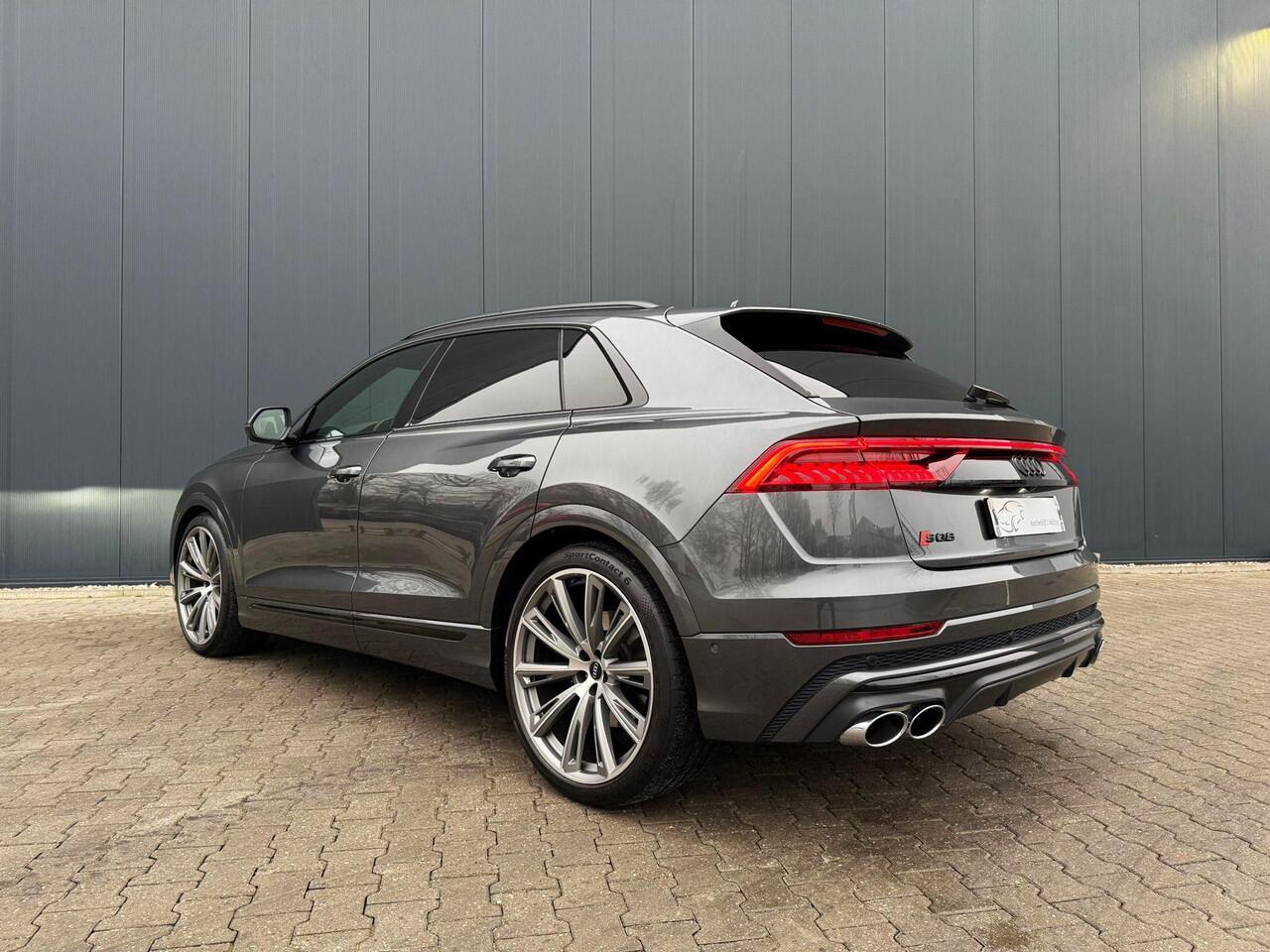 Audi Q8 4.0 TFSI SQ8 quattro 23 inch / carbon / Pano