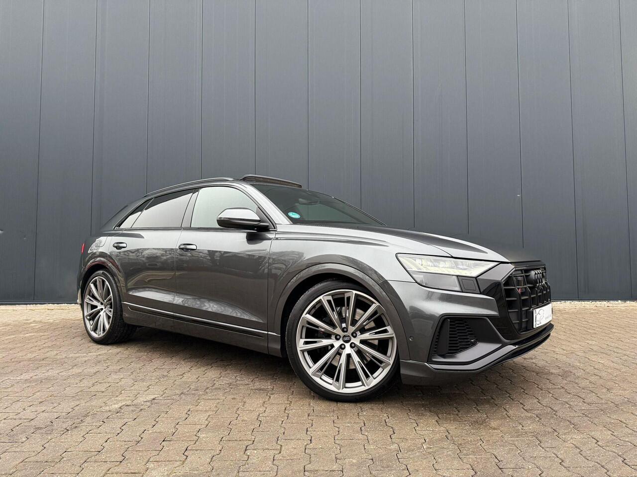 Audi Q8 4.0 TFSI SQ8 quattro 23 inch / carbon / Pano