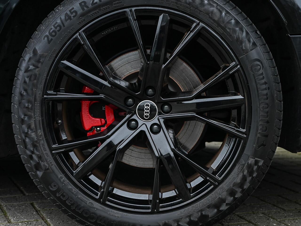 Audi Q8 e-tron 50 quattro S Edition 95 kWh · NL-auto · Panoramadak · RS-seats · Memory seats · Leder · Adaptive cruise · Keyless · Stuurverwarming