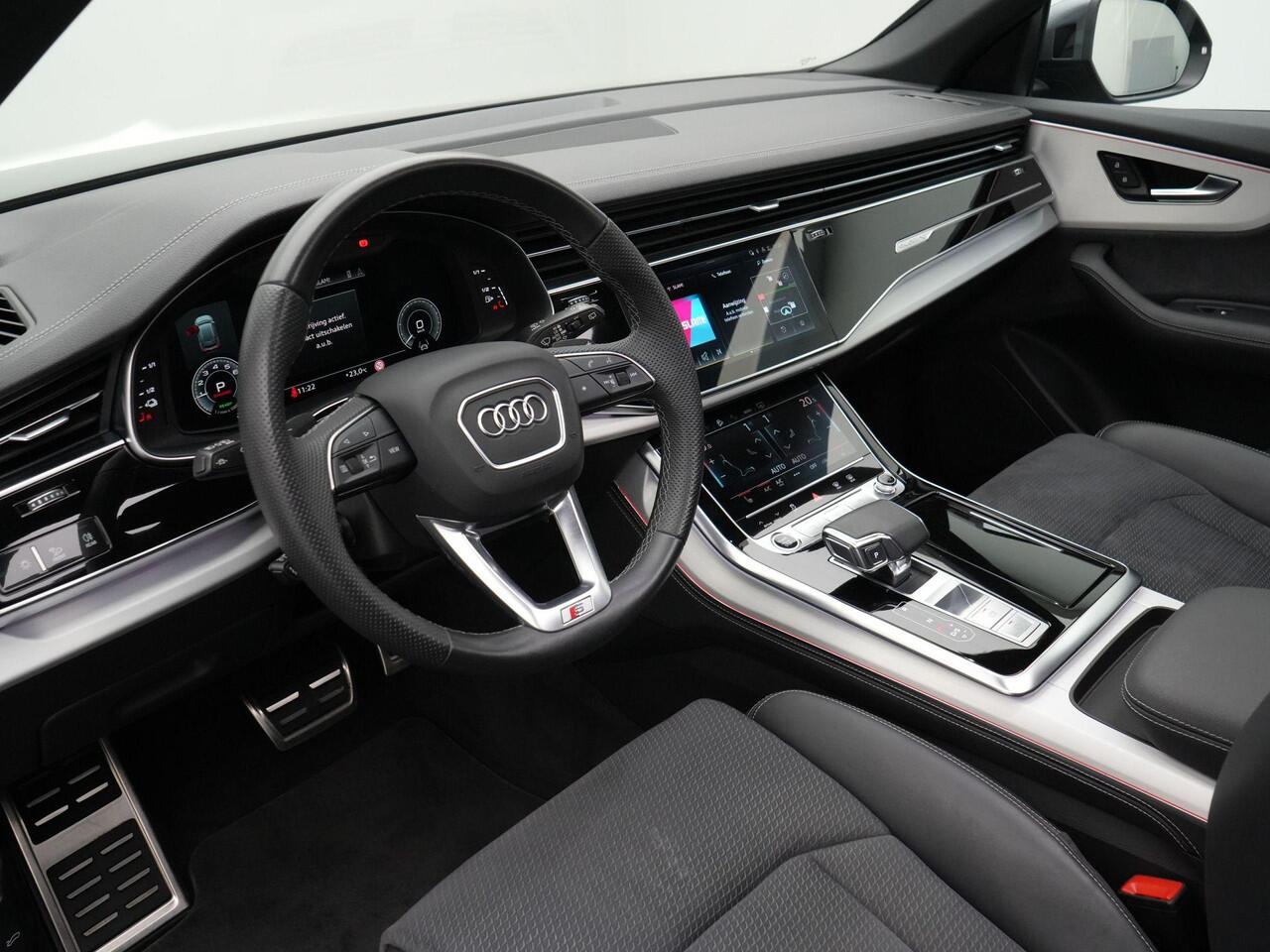 Audi Q8 55 TFSI e 381 pk tiptronic quattro Pro Line S / S-Line | Panoramadak | Rondomzicht camera | Bang & Olufsen sound | Luchtvering | Standkachel | Trekhaak | 22 inch