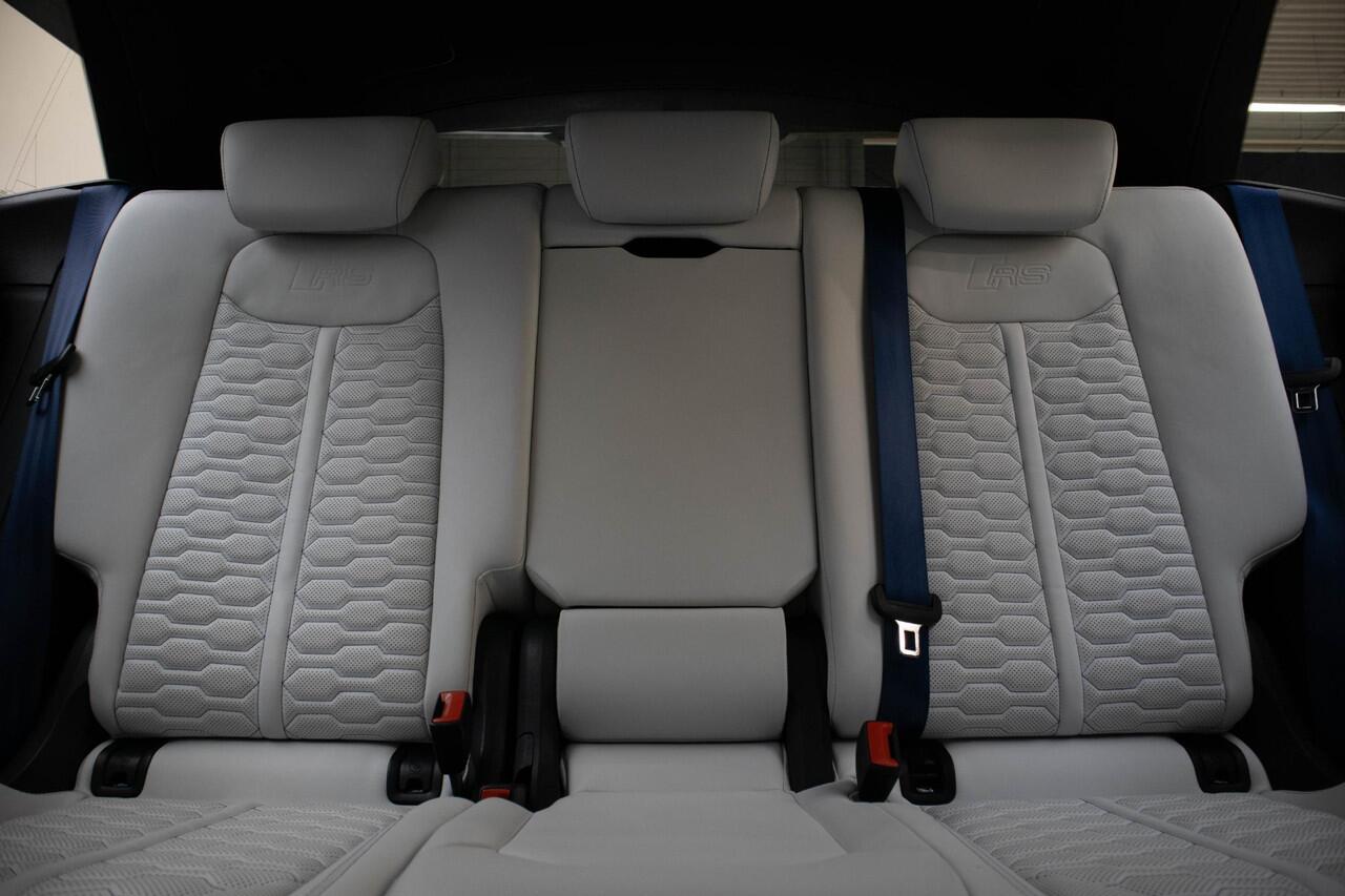 Audi Q8 4.0 TFSI RS Q8 quattro | B&O Advanced | Audi exclusive Leder | City | Tour | Parking | Panorama | Trekhaak | 23 Inch | Matrix |