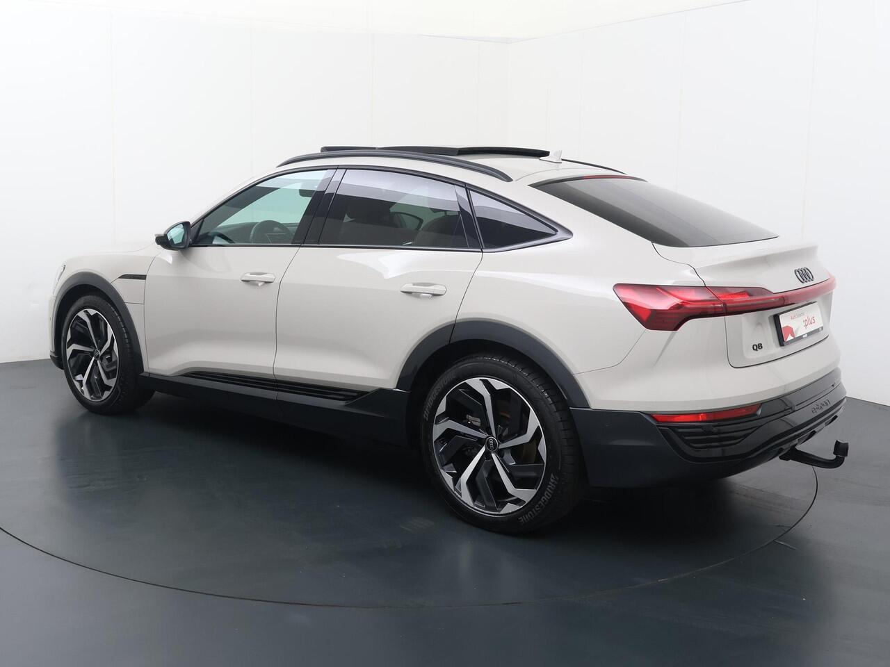 Audi Q8 Sportback e-tron 55 quattro Advanced Edition 115 kWh | 300 PK | Gratis onderhoud t/m 15 jan. 2031 | SoH 92% | Panoramadak | Matrix LED koplampen | B&O Premium sound | 21" LM velgen |