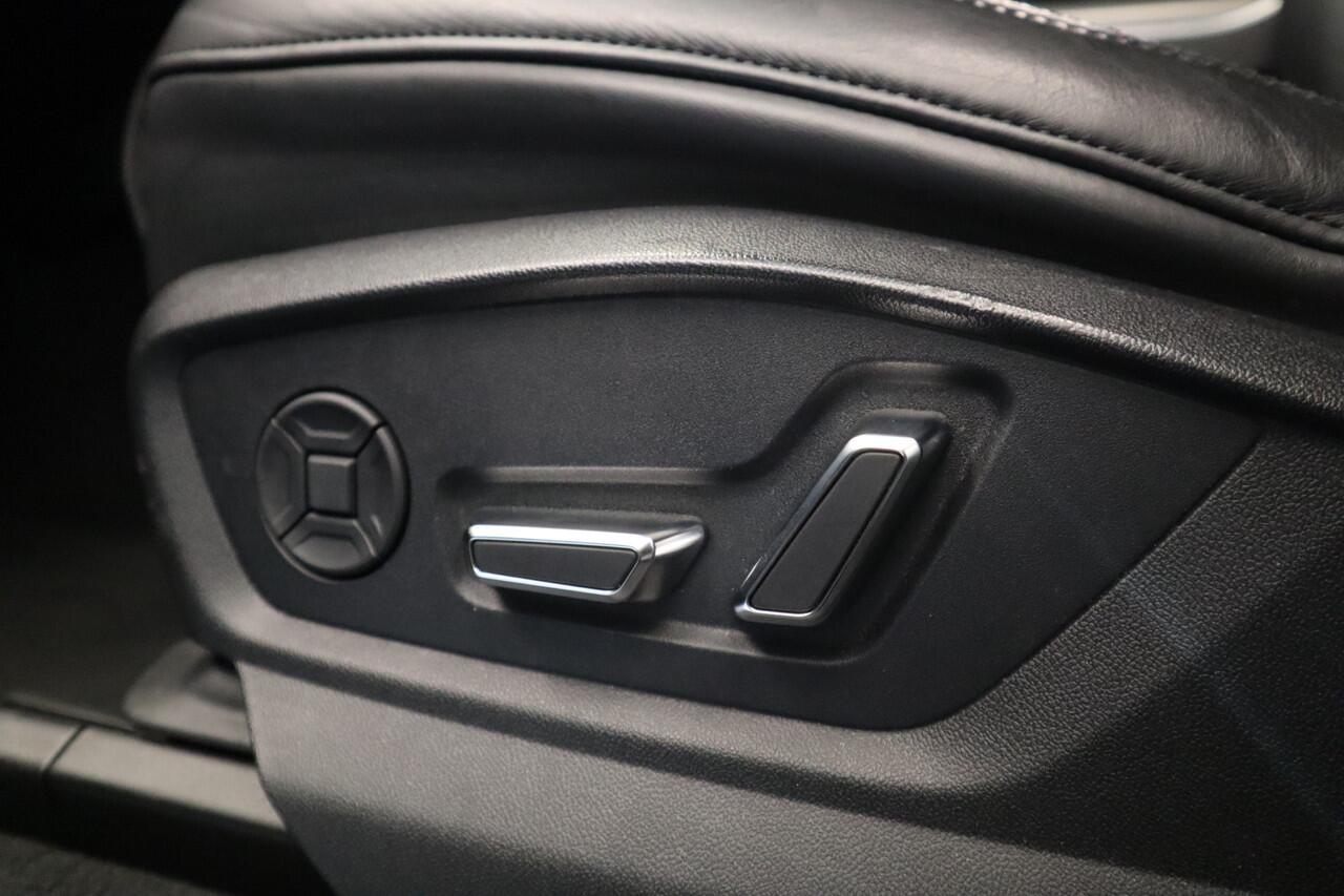 Audi Q8 4.0 TFSI RS Q8 quattro Panoramadak 23''Velgen Head-Up B&O Audio