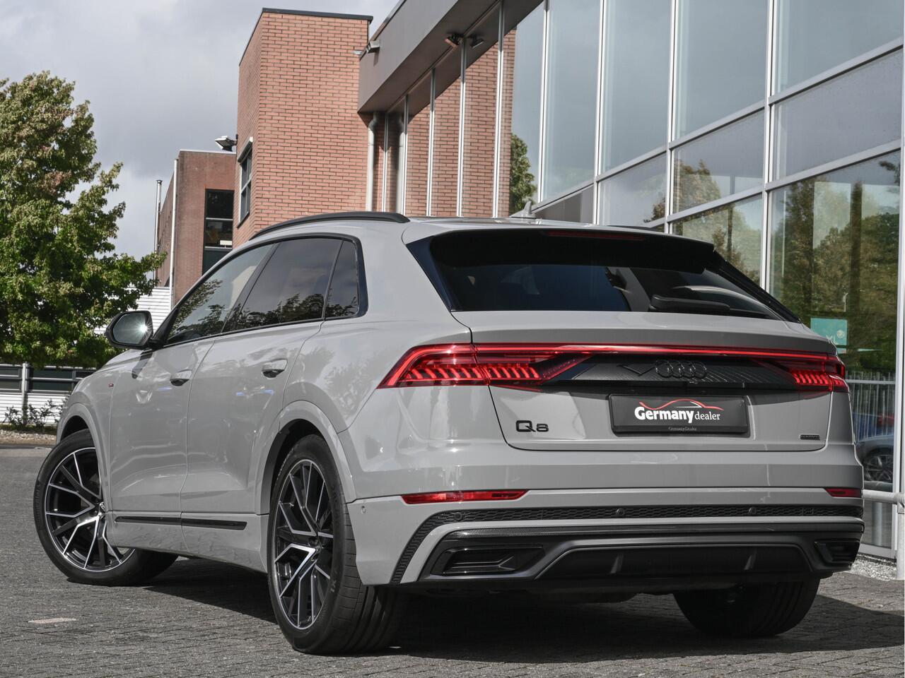 Audi Q8 55TFSI 340PK Quattro 4W-best Indiv-Nardo RS-Zetels Softclose Lucht Tr-Haak VOL!