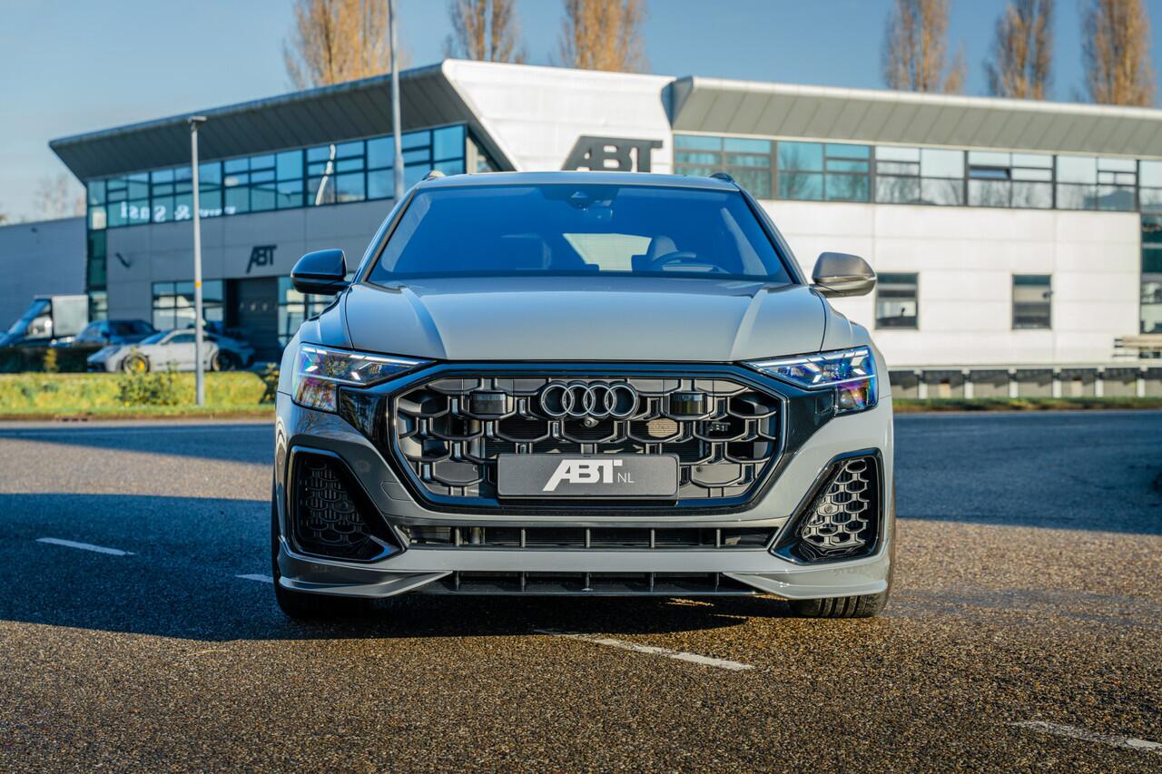 Audi Q8 60 TFSI e 557 pk quattro ABT Aero Competition | Audi exclusive Grigio Telesto | Advanced onderstel | Panoramadak | S sportstoelen | B&O | Keyless | Uitgebreid leder pakket | Alcantara hemel | Carbon spiegels | Carbon interieur | Stoelven | ABT Power S | A