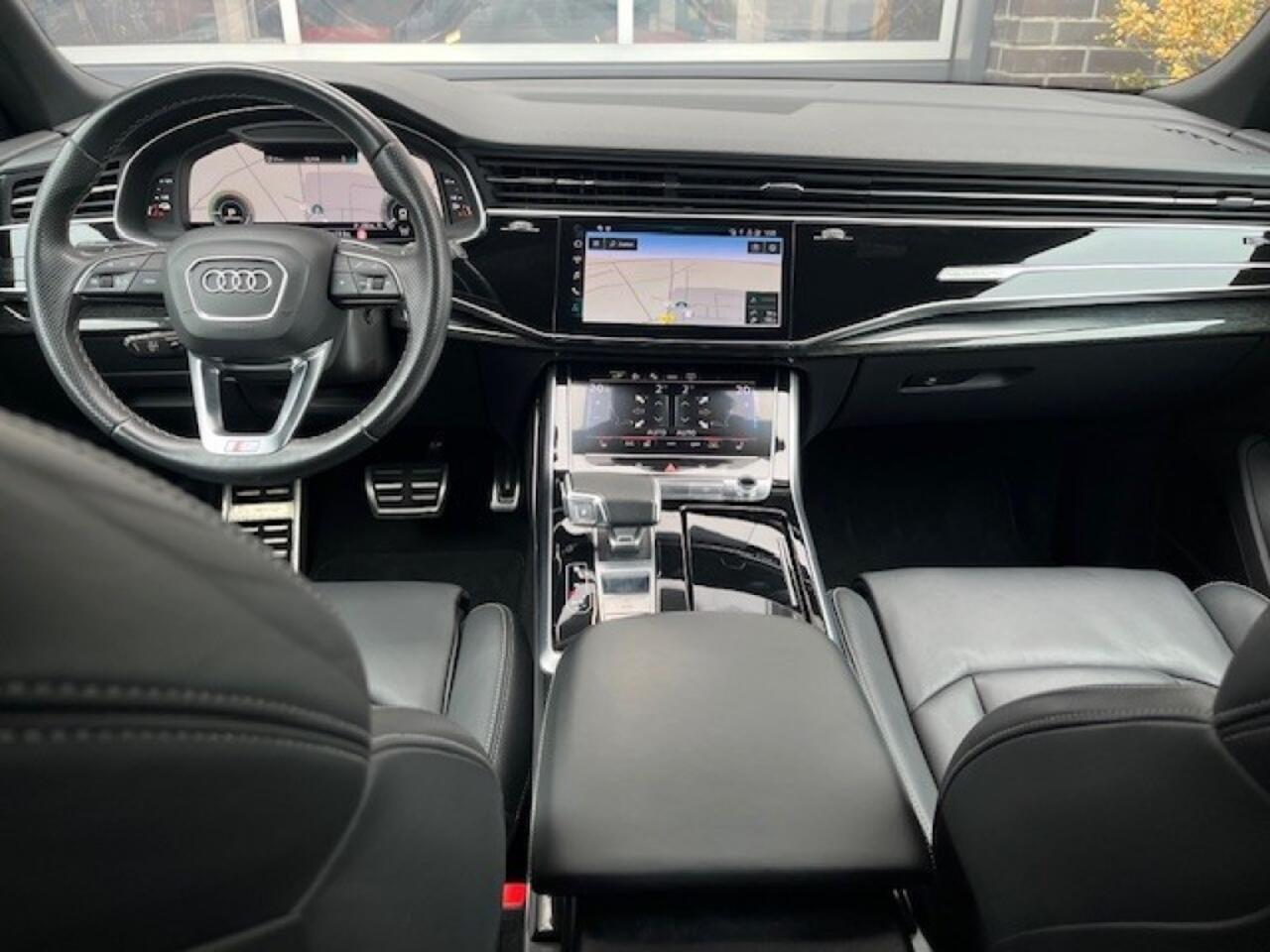 Audi Q8 55 TFSI E Q S-LINE - LEDER - EL. TREKH. - 22 INCH