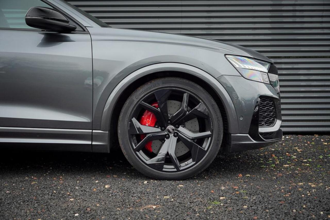 Audi Q8 4.0 TFSI RS Q8 quattro / NL Auto / Pano / Keramisch / Performance / Stoelklima