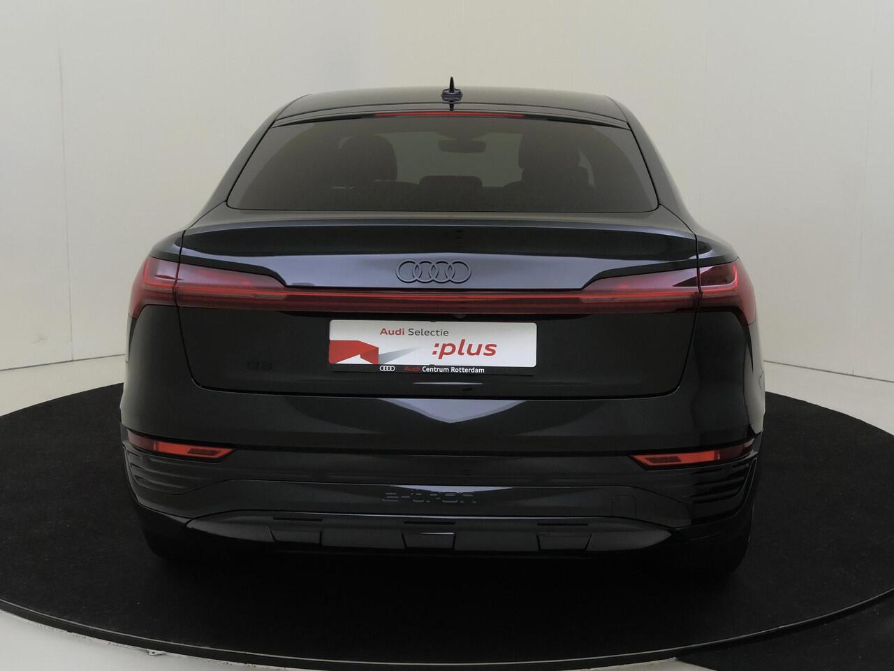 Audi Q8 Sportback e-tron 55 quattro Advanced Edition 115 kWh | 360 camera | Virtual mirrors | Keyless | 4-zone airco | Adaptieve cruise control | Parkeerasisstent | Sfeerverlichting | Lederen bekleding |